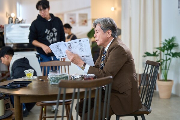 <b>최민식</b>의 갈증, 은퇴는 먼 이야기 [인터뷰Q]